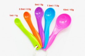 Set 5 cucharitas plasticas colores medidoras.jpg